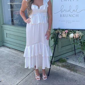 Show me your mumu Reese Ruffle Dress ~ Ivory Luxe Satin × 1
M